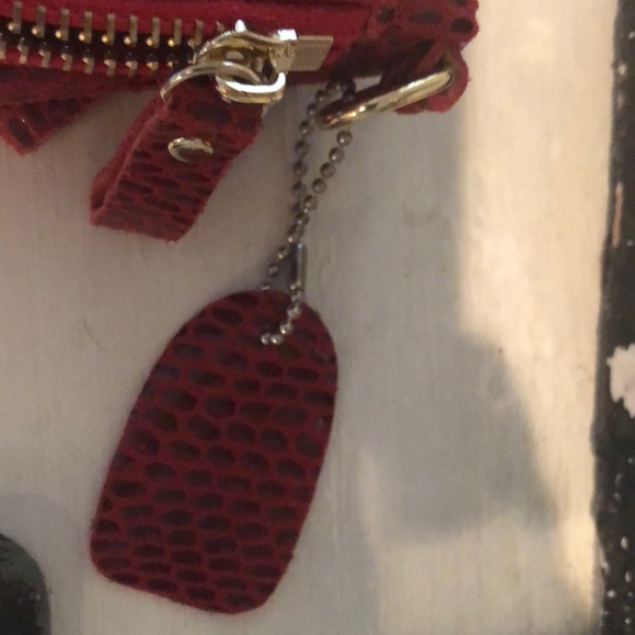 Beautiful snakeskin deep ruby clutch - Picture 4 of 5